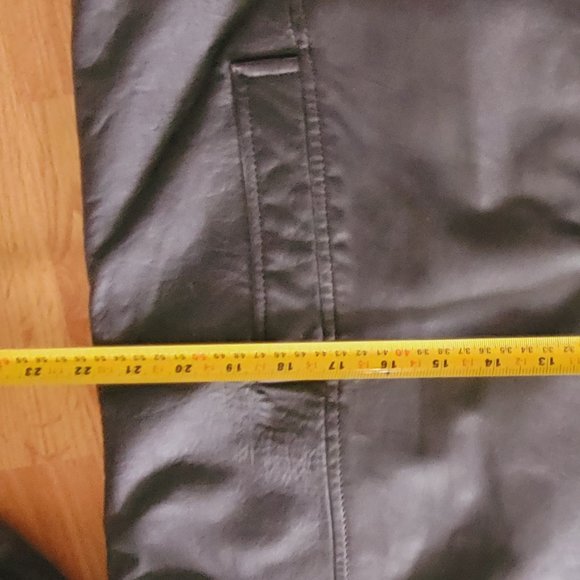 Black leather jacket L - Picture 10 of 12
